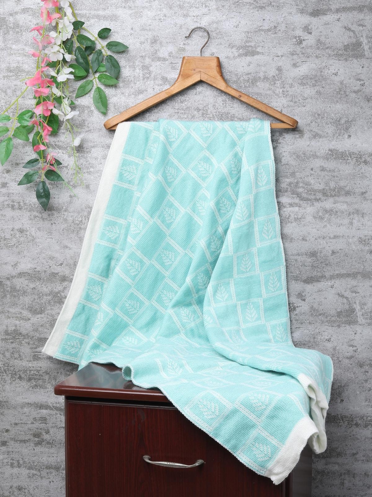 Baby Wool Leaf Design Reversible Blanket